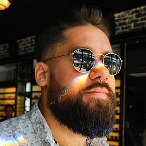 Meet your Posher, Alex